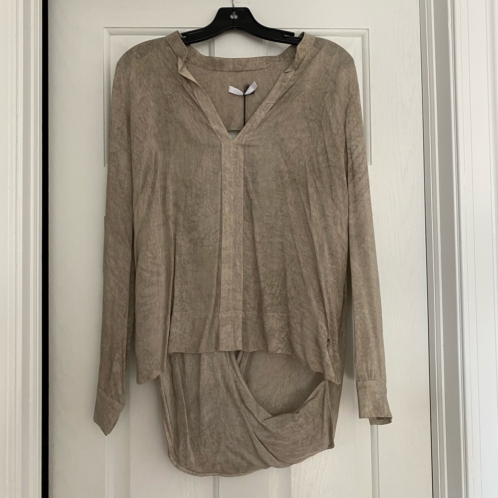 New blouse from Europe Sz M